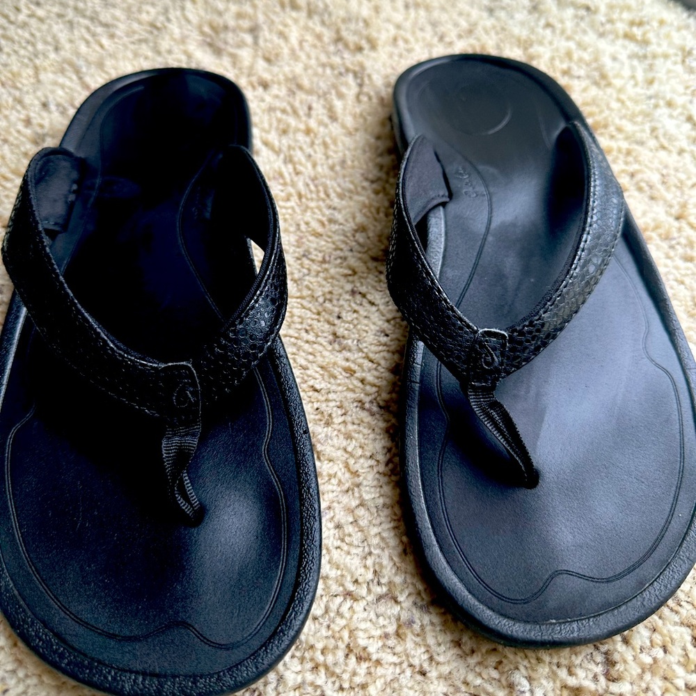 Olukai sandals